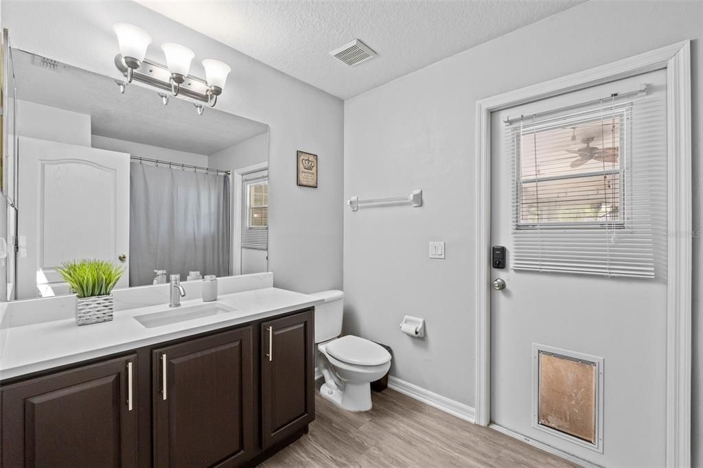 For Sale: $549,900 (5 beds, 2 baths, 2276 Square Feet)