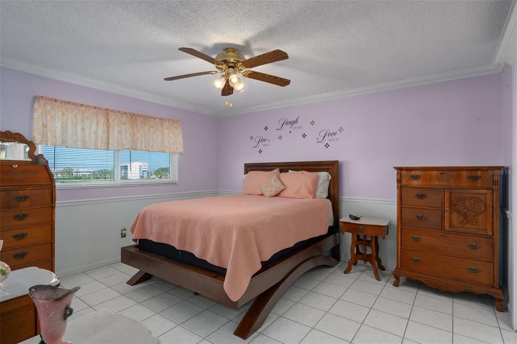 For Sale: $219,000 (2 beds, 2 baths, 1025 Square Feet)