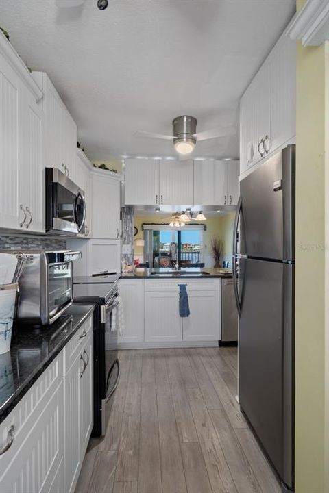 For Sale: $219,000 (2 beds, 2 baths, 1025 Square Feet)