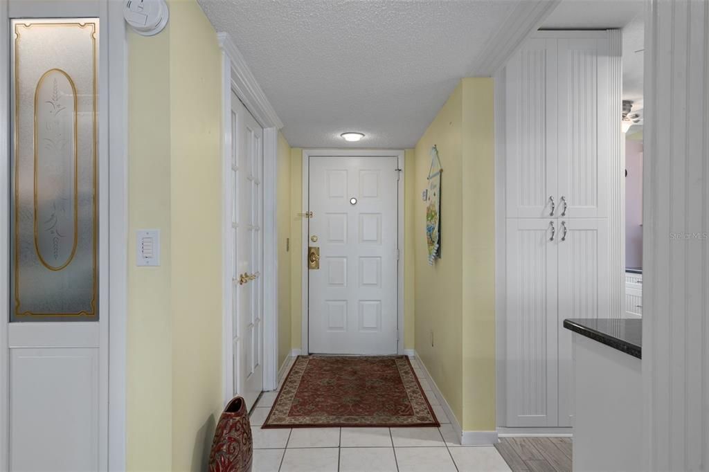 For Sale: $219,000 (2 beds, 2 baths, 1025 Square Feet)