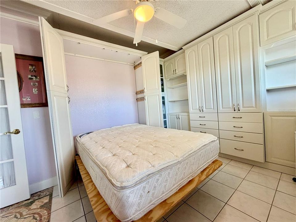 For Sale: $219,000 (2 beds, 2 baths, 1025 Square Feet)