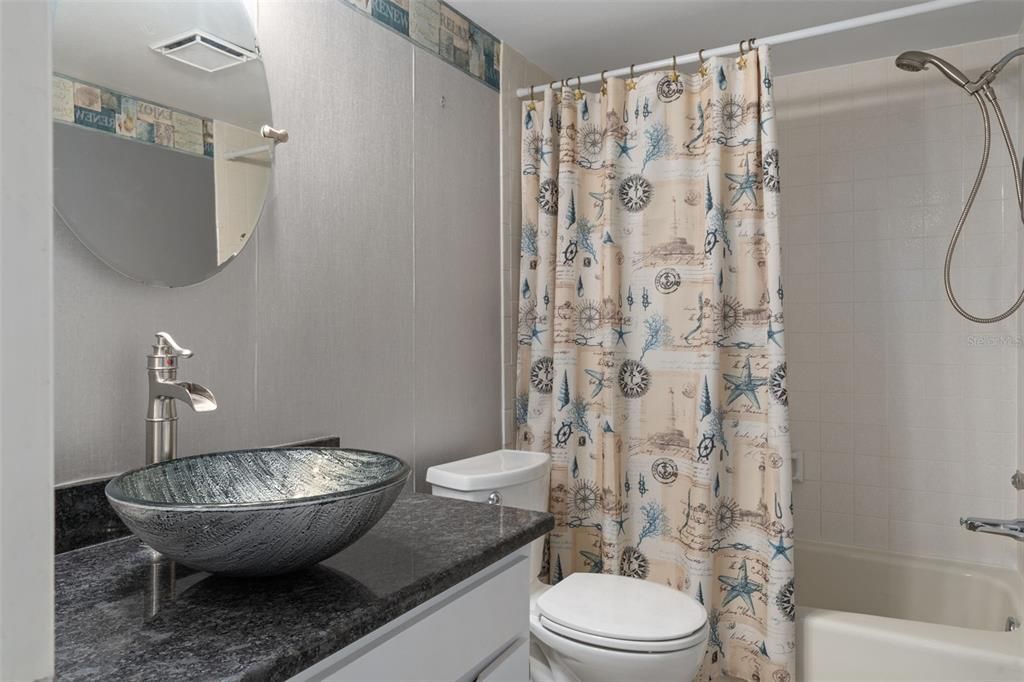 For Sale: $219,000 (2 beds, 2 baths, 1025 Square Feet)