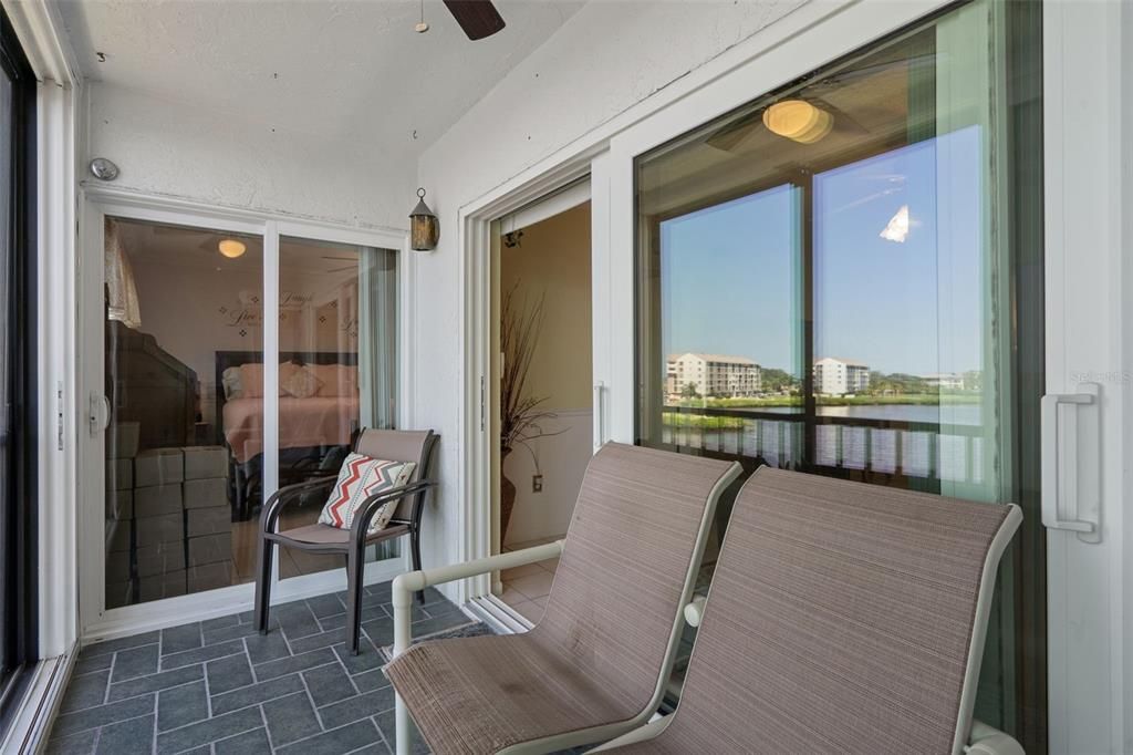 For Sale: $219,000 (2 beds, 2 baths, 1025 Square Feet)