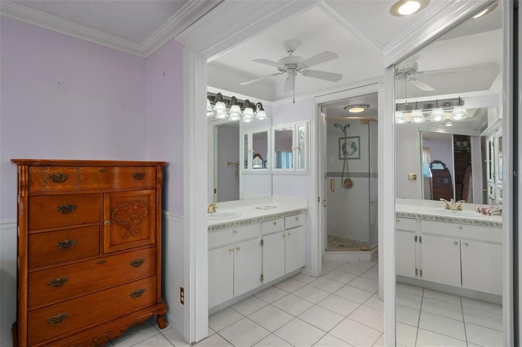 For Sale: $219,000 (2 beds, 2 baths, 1025 Square Feet)