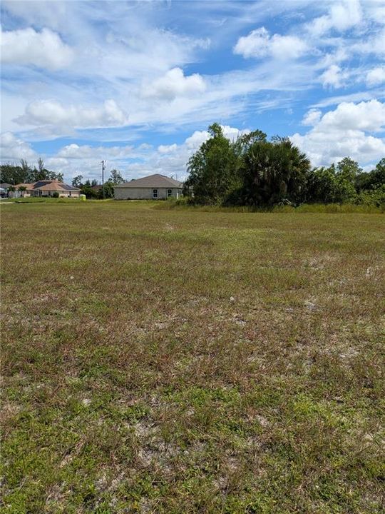 На продажу: $38,000 (0.30 acres)