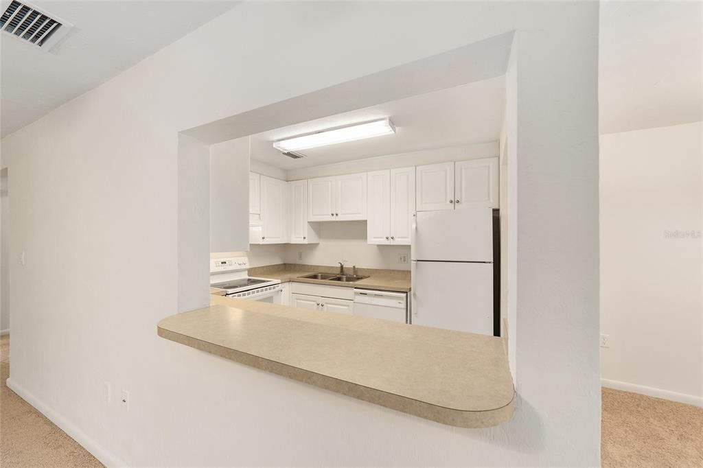 待售: $160,000 (4 贝兹, 2 浴室, 1638 平方英尺)