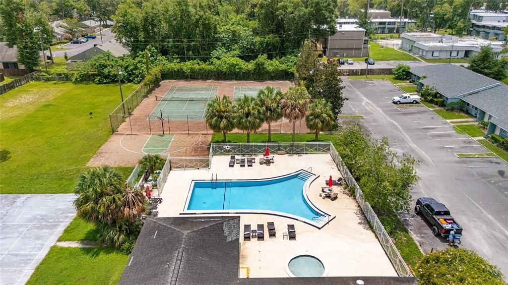 待售: $160,000 (4 贝兹, 2 浴室, 1638 平方英尺)