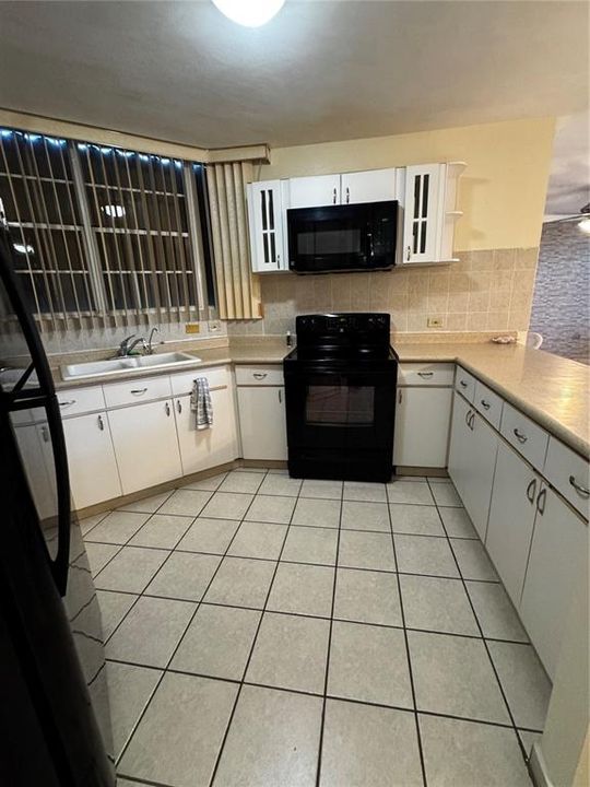 出租: $1,500 (3 贝兹, 2 浴室, 1200 平方英尺)