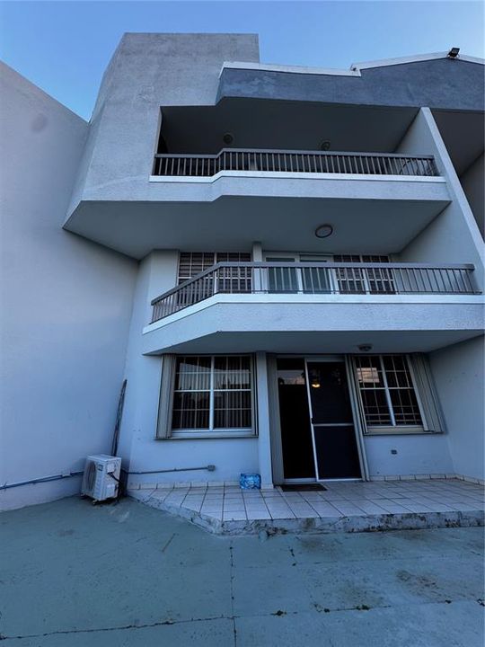 出租: $1,500 (3 贝兹, 2 浴室, 1200 平方英尺)