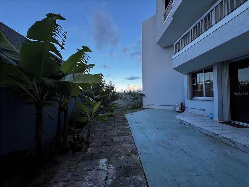 出租: $1,500 (3 贝兹, 2 浴室, 1200 平方英尺)