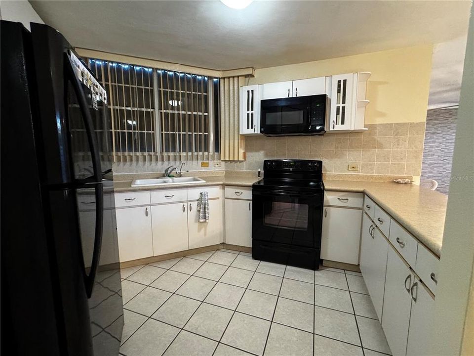 出租: $1,500 (3 贝兹, 2 浴室, 1200 平方英尺)