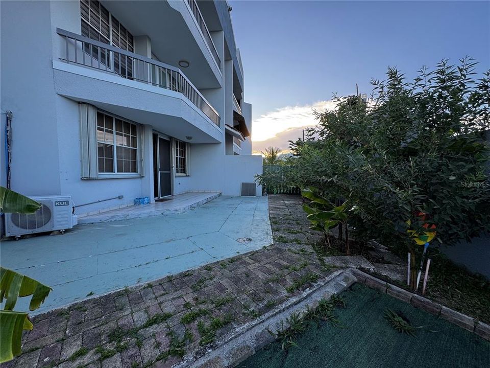 出租: $1,500 (3 贝兹, 2 浴室, 1200 平方英尺)