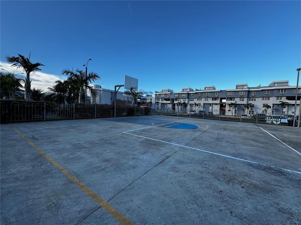 出租: $1,500 (3 贝兹, 2 浴室, 1200 平方英尺)