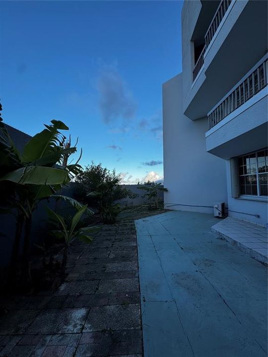 出租: $1,500 (3 贝兹, 2 浴室, 1200 平方英尺)