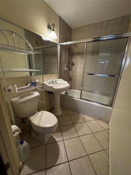 出租: $1,500 (3 贝兹, 2 浴室, 1200 平方英尺)