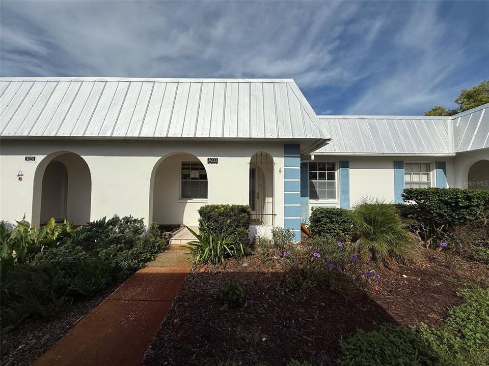 待售: $64,900 (2 贝兹, 1 浴室, 831 平方英尺)