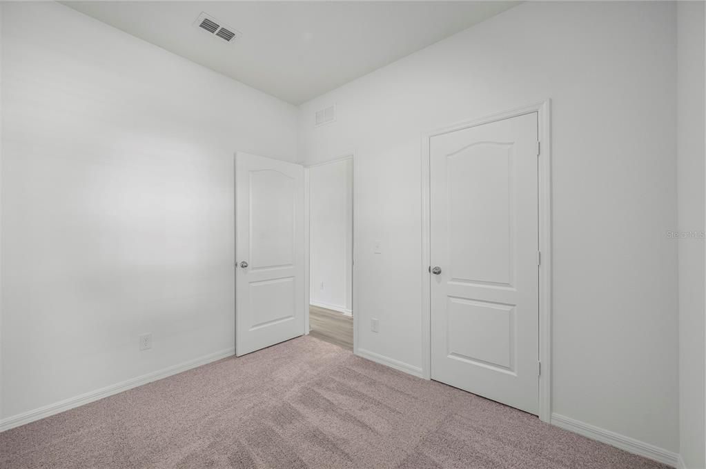 На продажу: $329,900 (3 спален, 2 ванн, 1231 Квадратных фут)