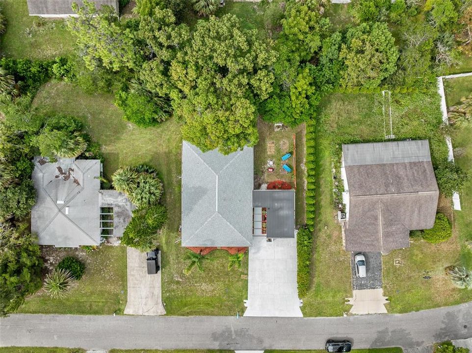 合同活跃: $329,000 (5 贝兹, 2 浴室, 1995 平方英尺)