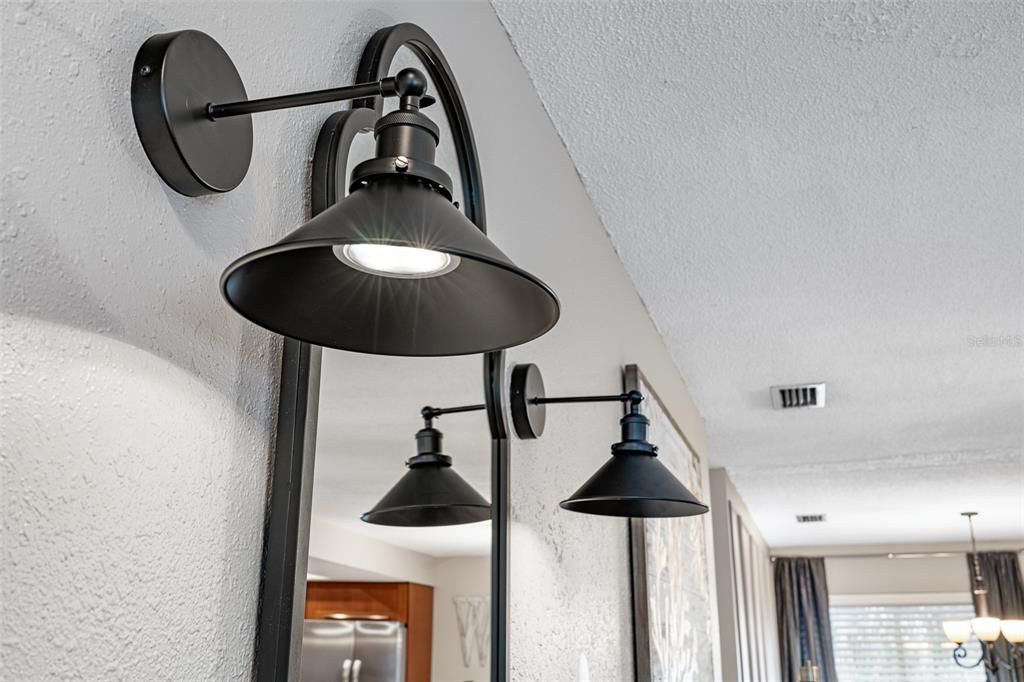 合同活跃: $329,000 (5 贝兹, 2 浴室, 1995 平方英尺)