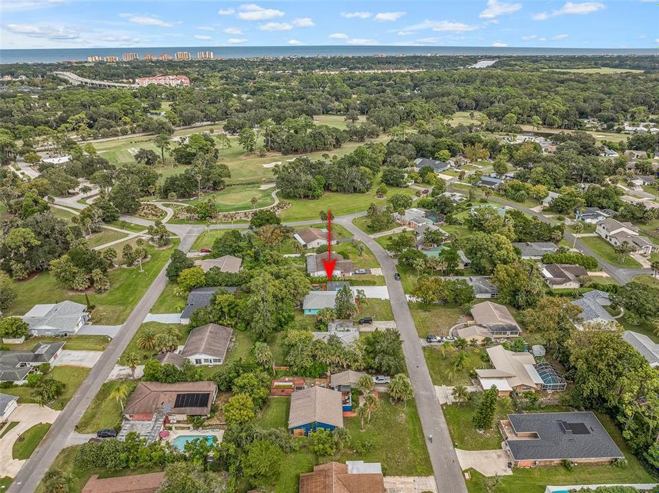 合同活跃: $329,000 (5 贝兹, 2 浴室, 1995 平方英尺)