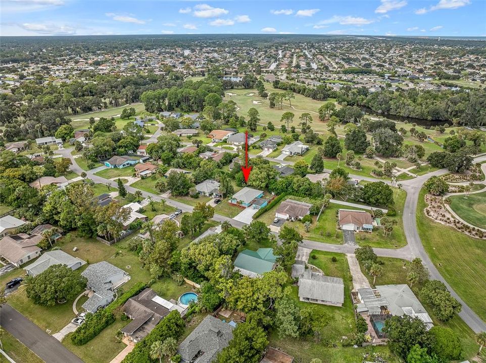 合同活跃: $329,000 (5 贝兹, 2 浴室, 1995 平方英尺)