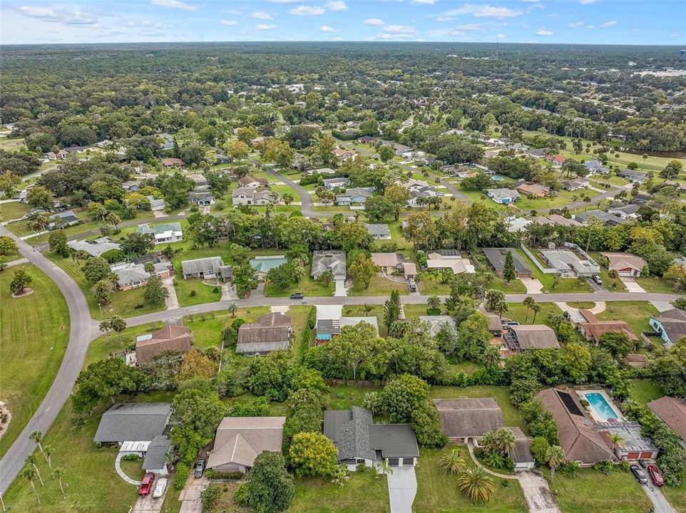 合同活跃: $329,000 (5 贝兹, 2 浴室, 1995 平方英尺)