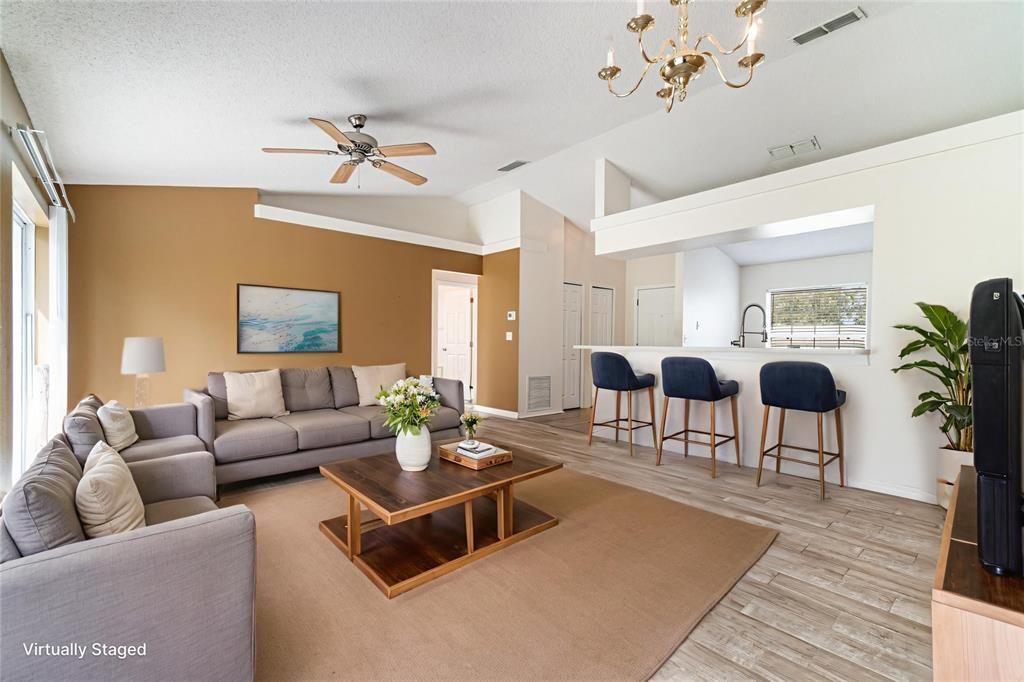 Active With Contract: $319,000 (3 beds, 2 baths, 1299 Square Feet)