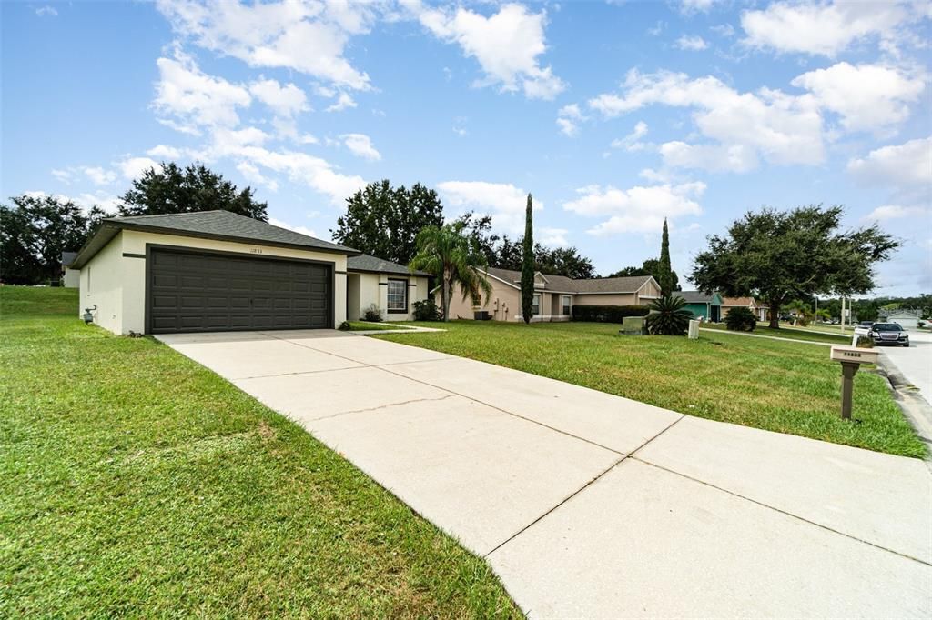 Active With Contract: $319,000 (3 beds, 2 baths, 1299 Square Feet)