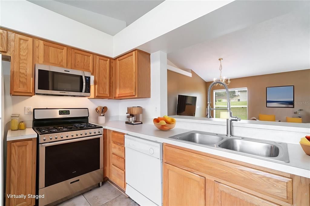 Active With Contract: $319,000 (3 beds, 2 baths, 1299 Square Feet)