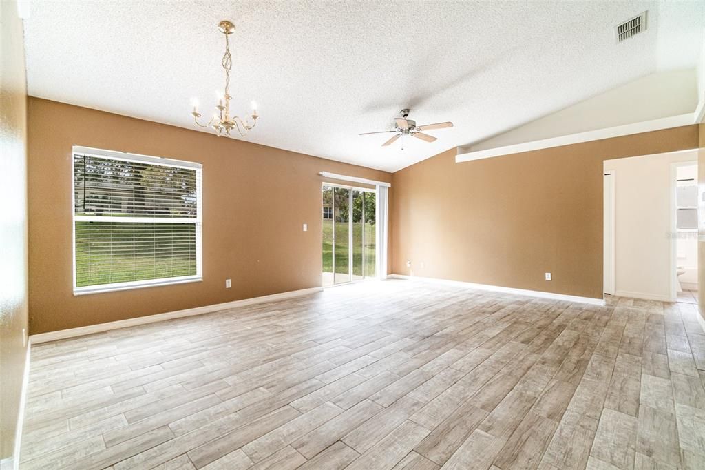 Active With Contract: $319,000 (3 beds, 2 baths, 1299 Square Feet)