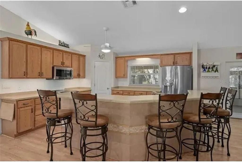 На продажу: $639,000 (3 спален, 2 ванн, 2648 Квадратных фут)