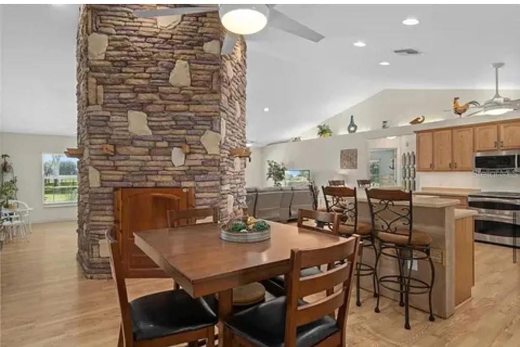 На продажу: $639,000 (3 спален, 2 ванн, 2648 Квадратных фут)