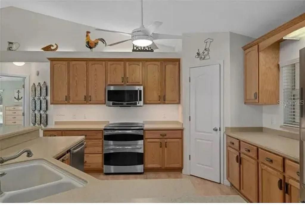 На продажу: $639,000 (3 спален, 2 ванн, 2648 Квадратных фут)