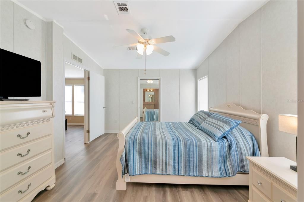 For Rent: $1,997 (2 beds, 2 baths, 960 Square Feet)