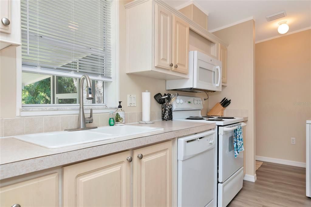 For Rent: $1,997 (2 beds, 2 baths, 960 Square Feet)