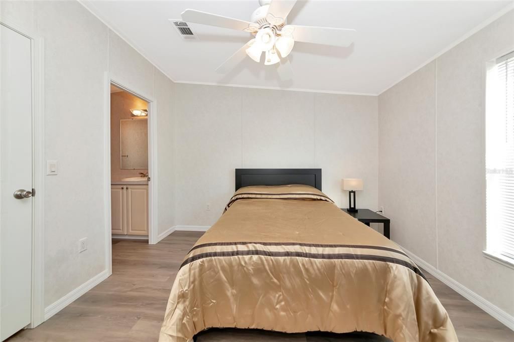 For Rent: $1,997 (2 beds, 2 baths, 960 Square Feet)