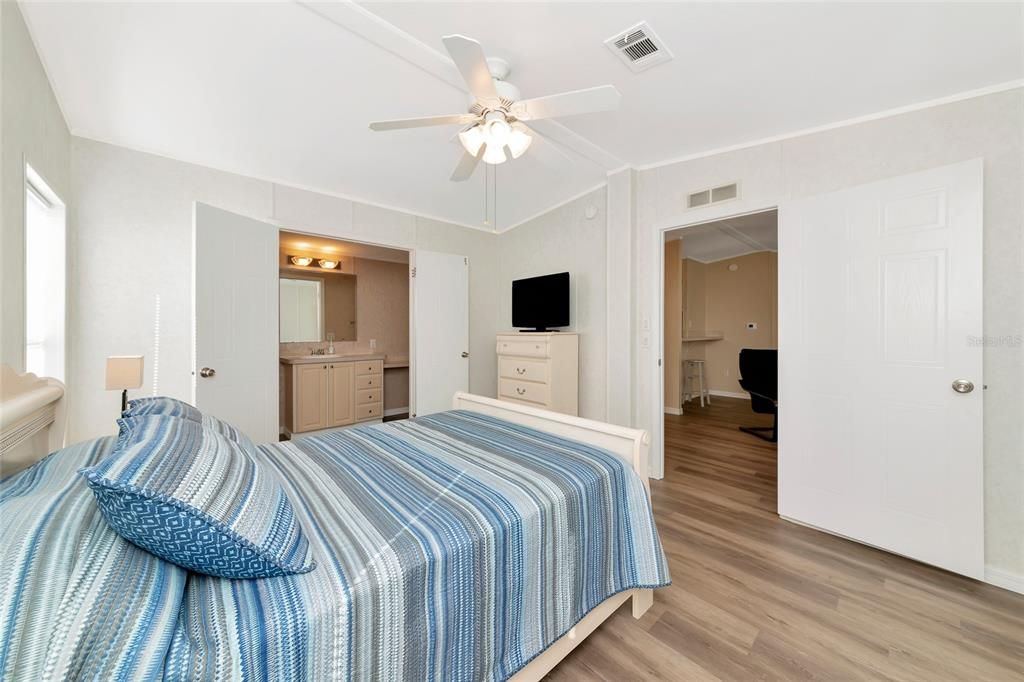 For Rent: $1,997 (2 beds, 2 baths, 960 Square Feet)