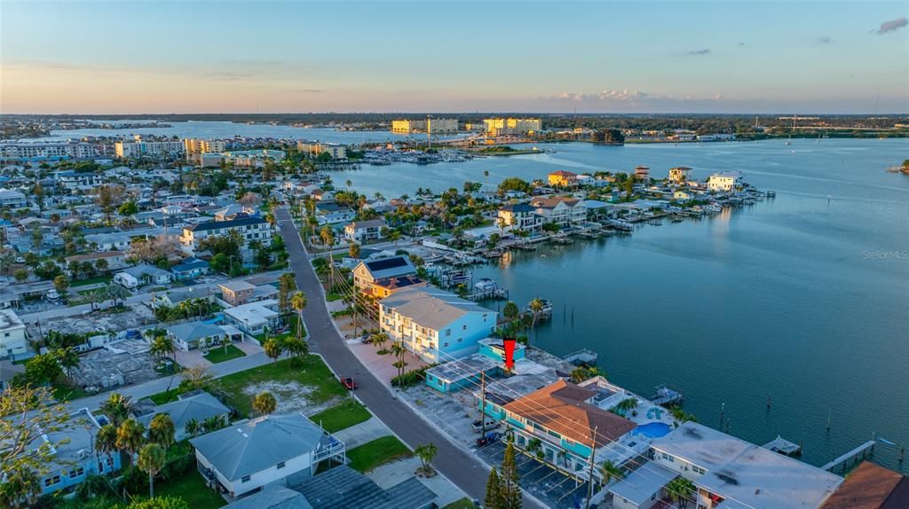 En Venta: $1,545,000 (0.21 acres)