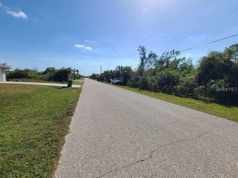 На продажу: $29,000 (0.23 acres)