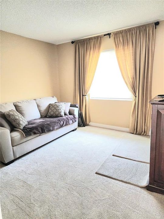 For Sale: $155,000 (2 beds, 2 baths, 968 Square Feet)