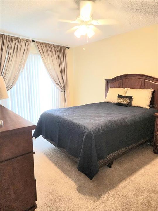 For Sale: $155,000 (2 beds, 2 baths, 968 Square Feet)