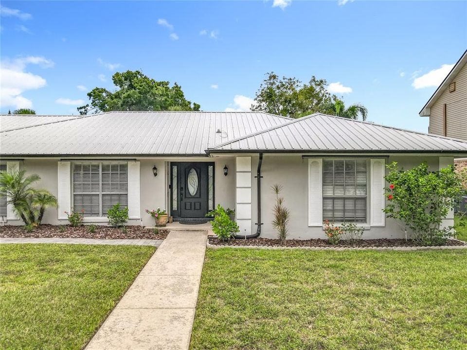 Под контрактом: $539,000 (3 спален, 2 ванн, 1867 Квадратных фут)