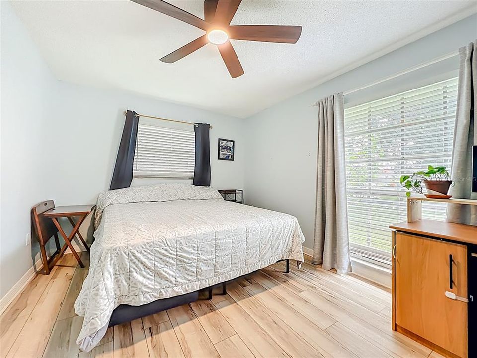 Под контрактом: $539,000 (3 спален, 2 ванн, 1867 Квадратных фут)