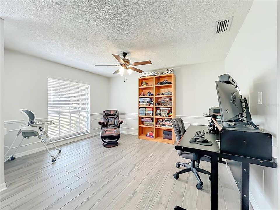 Под контрактом: $539,000 (3 спален, 2 ванн, 1867 Квадратных фут)