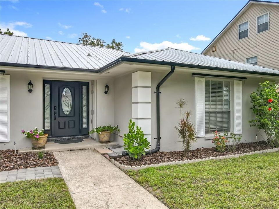 Под контрактом: $539,000 (3 спален, 2 ванн, 1867 Квадратных фут)