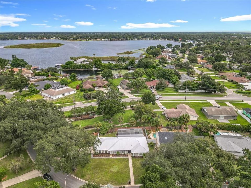 Под контрактом: $539,000 (3 спален, 2 ванн, 1867 Квадратных фут)