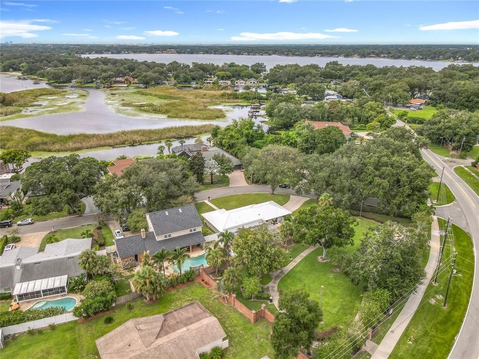 Под контрактом: $539,000 (3 спален, 2 ванн, 1867 Квадратных фут)