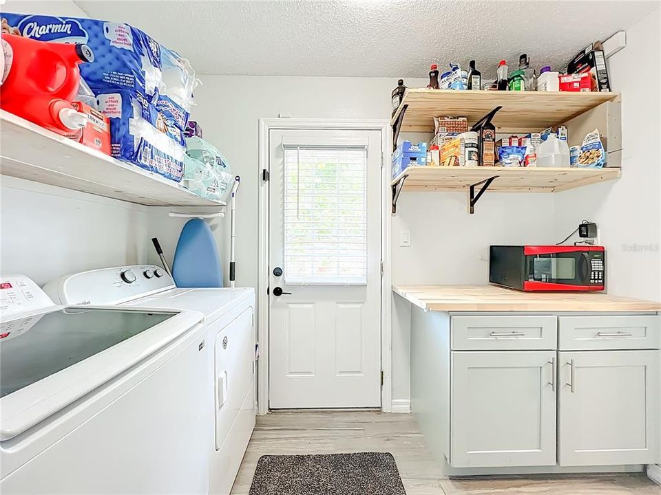 Под контрактом: $539,000 (3 спален, 2 ванн, 1867 Квадратных фут)