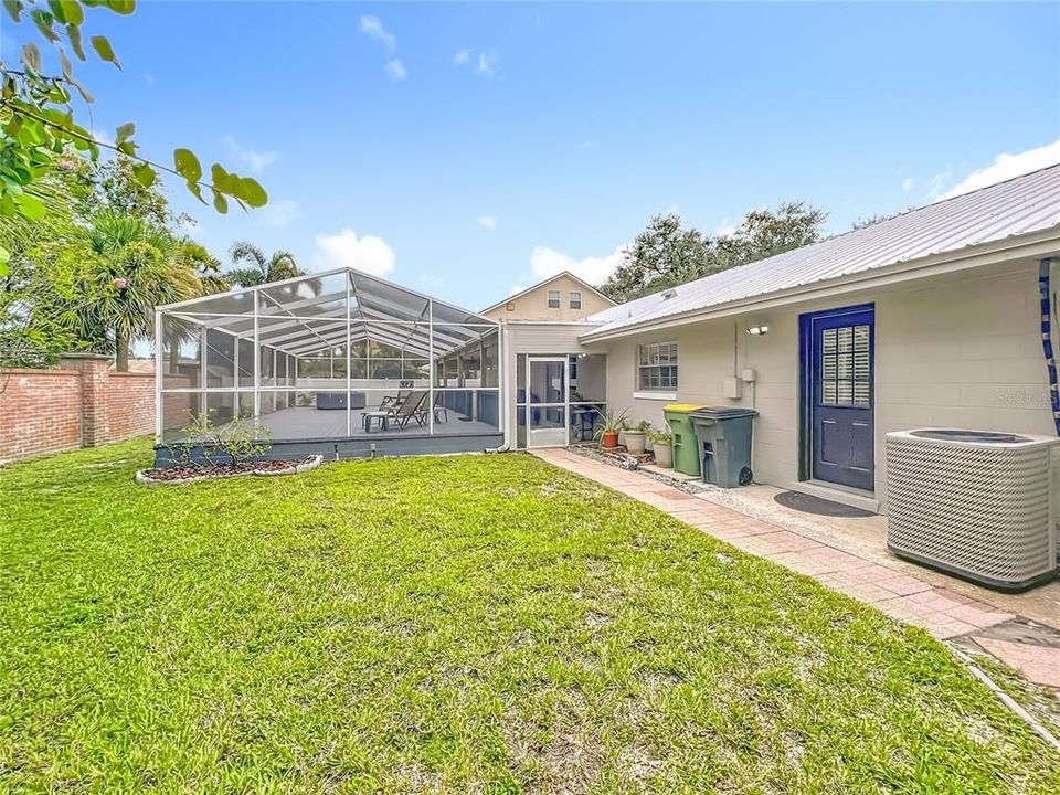 Под контрактом: $539,000 (3 спален, 2 ванн, 1867 Квадратных фут)