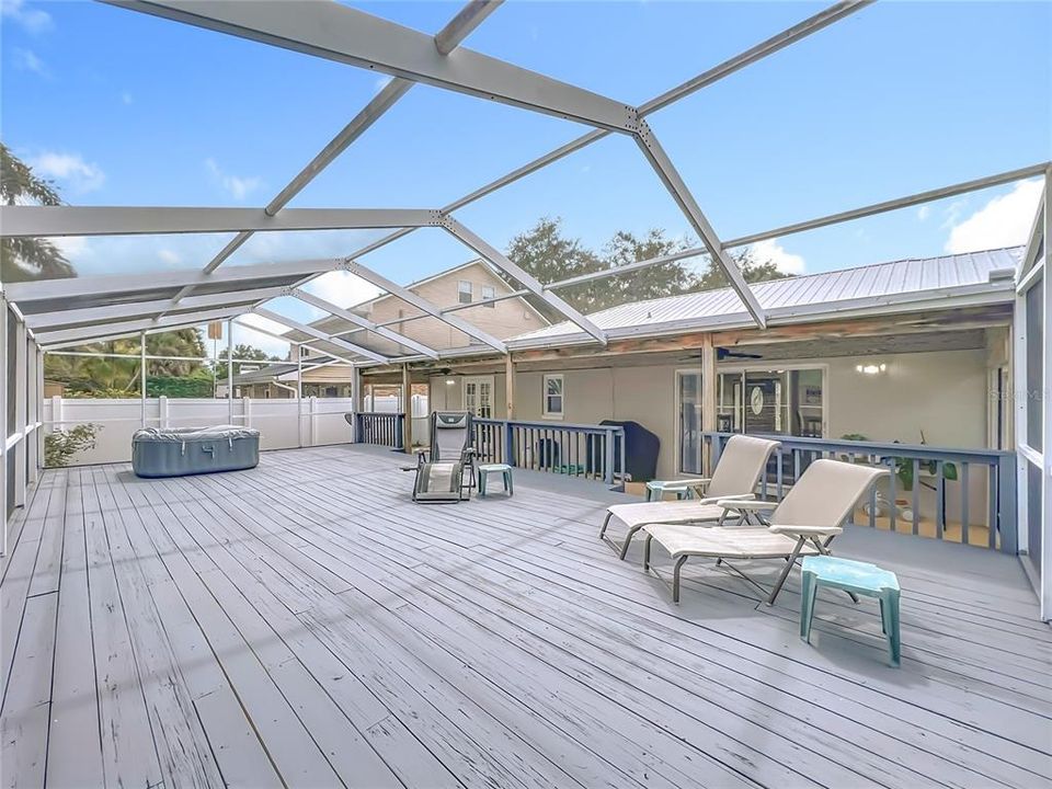 Под контрактом: $539,000 (3 спален, 2 ванн, 1867 Квадратных фут)